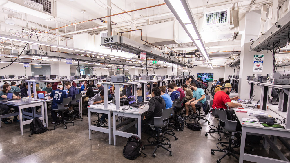 Zachry common lab filled with students working