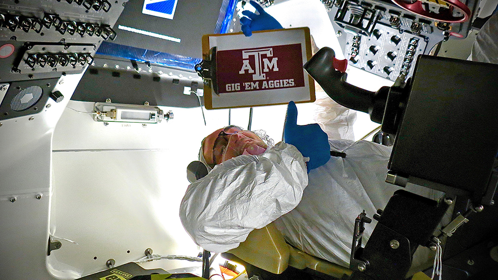 Mitch Carson working on the Boeing Starliner